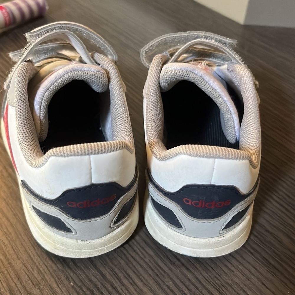 adidas kids sneaker - Picture 3 of 4
